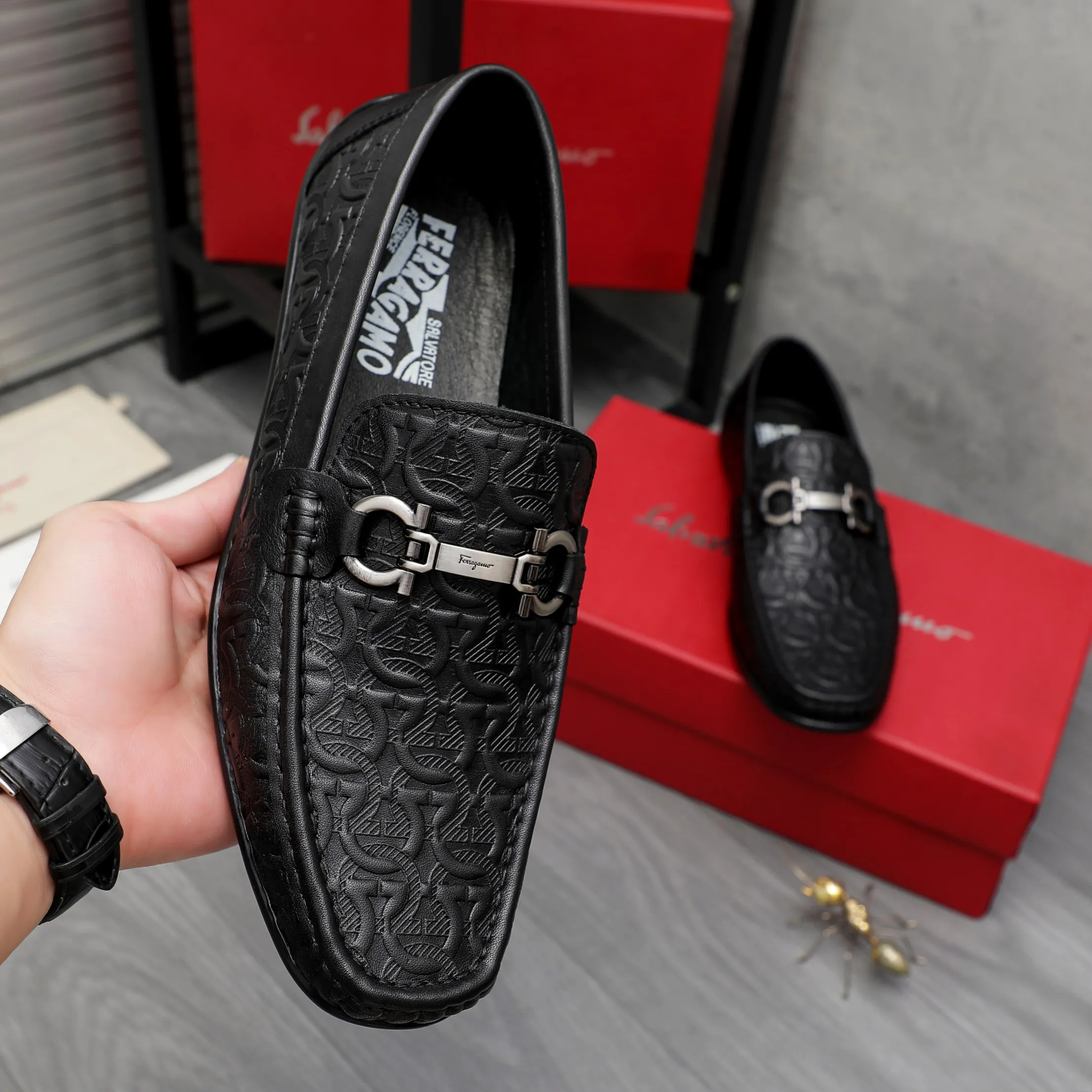 Men's shoes 💰380 Product trademark: Ferragamo "Ferragamo" casual slip-on shoes Regular size: 38-45 (45. Customized, non-returnable) Product materials: Selected embossed cowhide upper, pigskin lining, rubber non-slip outsole